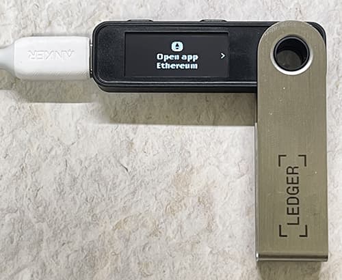 Ledger Nano S Plus（レジャーナノSプラス）でイーサリアムアプリを開く