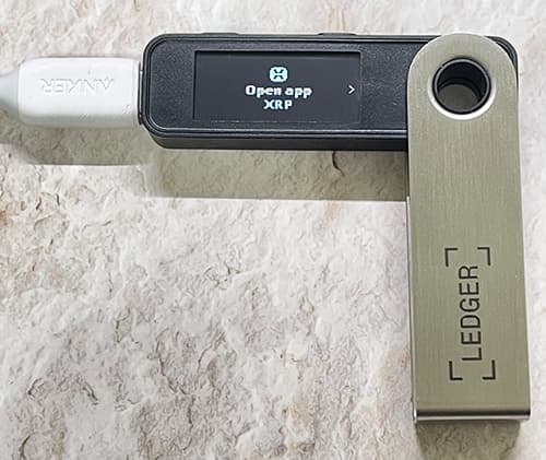 Ledger Nano S Plus（レジャーナノSプラス）側で「XRP app」を立ち上げる