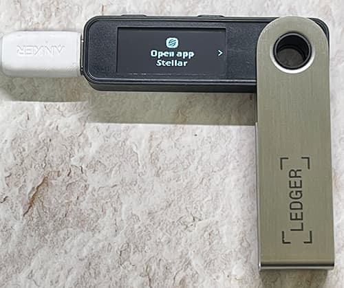 Ledger Nano S Plus（レジャーナノSプラス）でステラルーメン（XLM）のアプリを立ち上げる