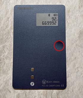 CoolWallet Pro（クールウォレットプロ）本体のボタンを押すと送付枚数などが表示されます。